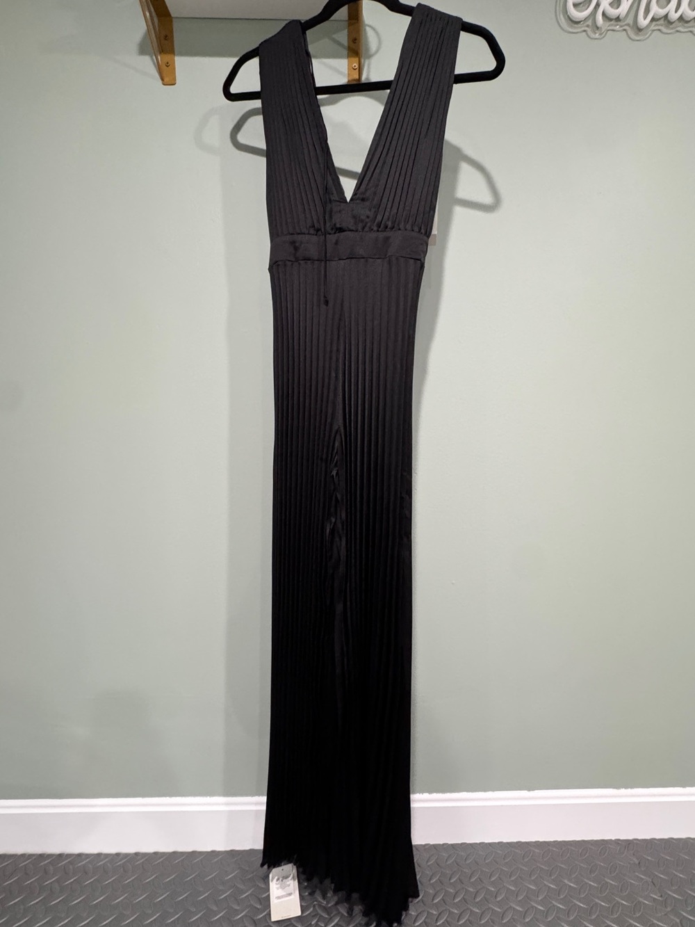Sleeveless Black Pleated V-Neck Maxi Pants
